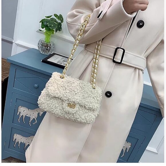 NWOT Cream Plush Shoulder Bag Fashion Fluffy Crossbody Purse Gold Hardware - Picture 9 of 10